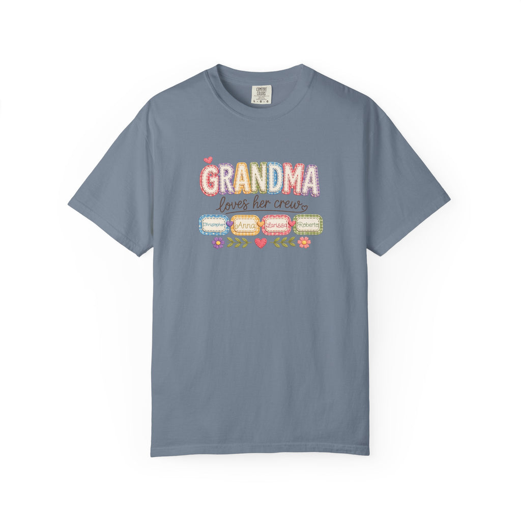 Grandma Loves Her Crew T-Shirt – Cute Pastel Grandma Family Tee