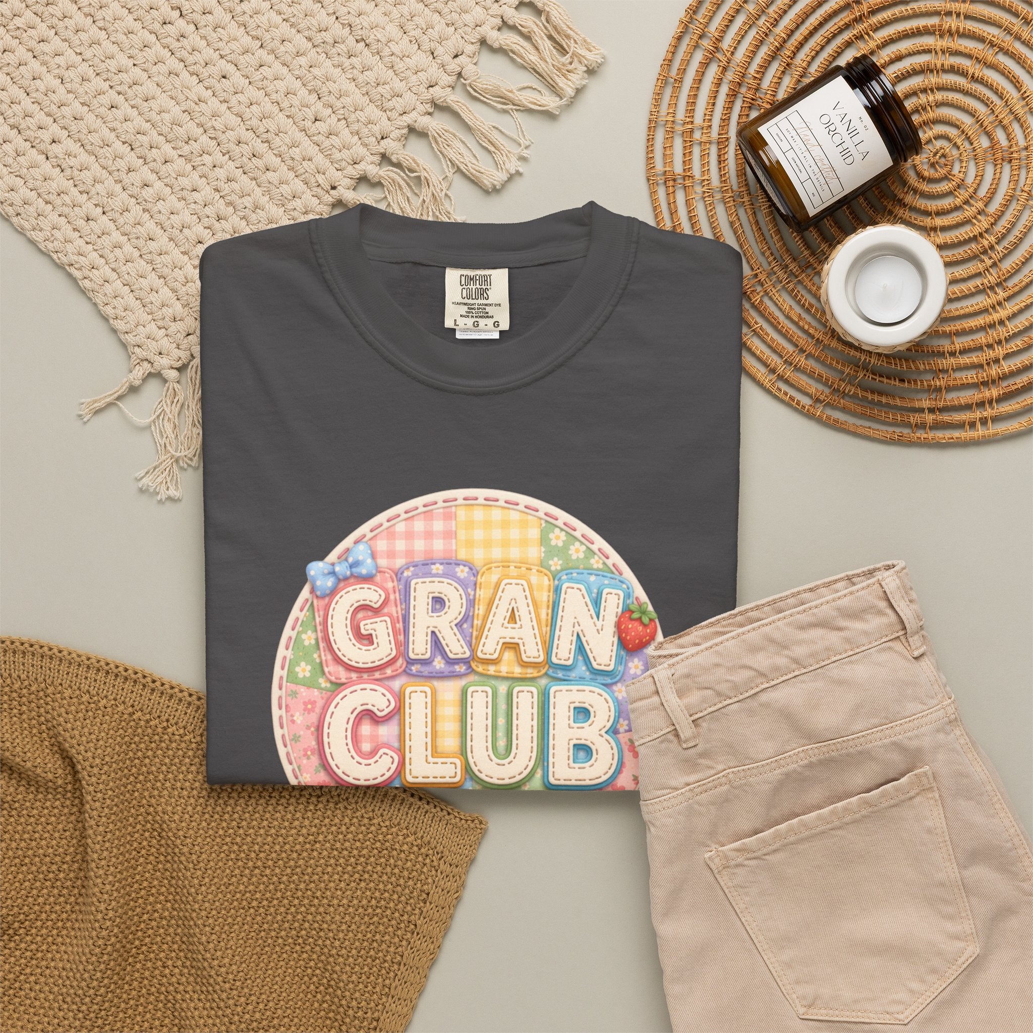 Gran Club Graphic T-Shirt — Retro Pastel Circle Design