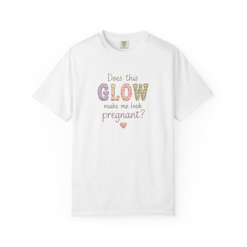 Does This Glow Make Me Look Pregnant? Graphic T-Shirt — Cute Pregnancy Announcement Tee