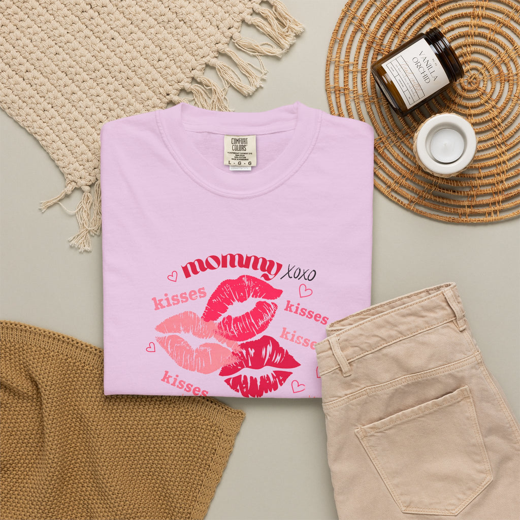 MOMMY — Mend Everything Kiss Print T-Shirt