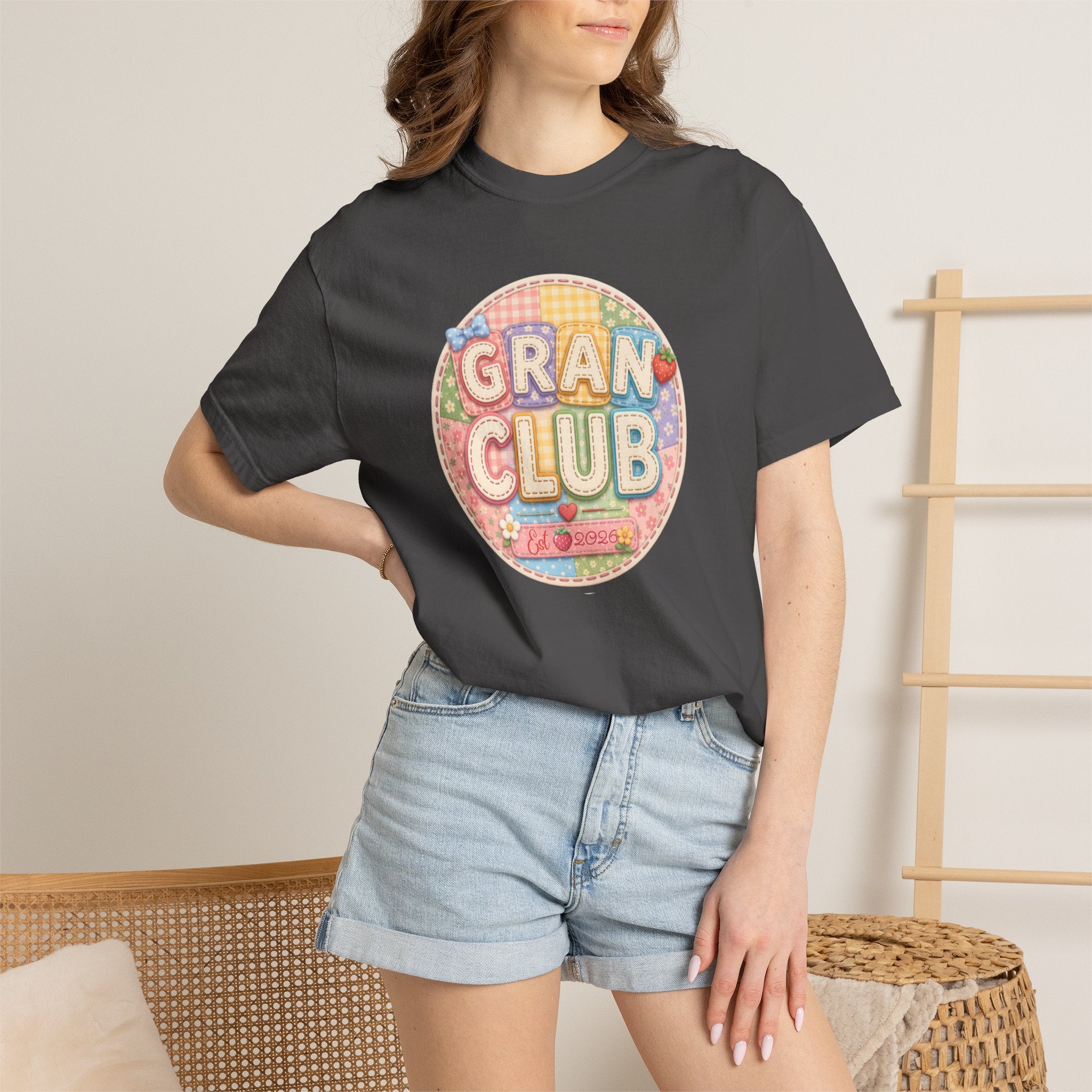 Gran Club Graphic T-Shirt — Retro Pastel Circle Design