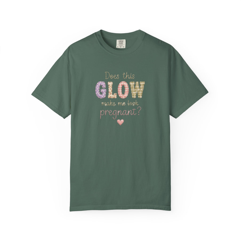 Does This Glow Make Me Look Pregnant? Graphic T-Shirt — Cute Pregnancy Announcement Tee