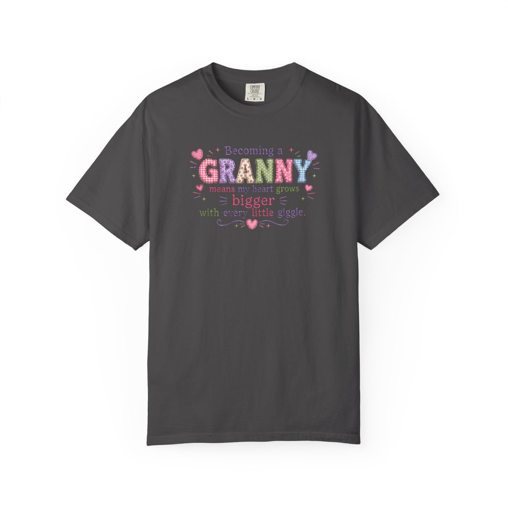 Becoming a Granny T-Shirt – Cute Grandma Shirt with "Becoming a Granny means my heart grows bigger with every little giggle" Design