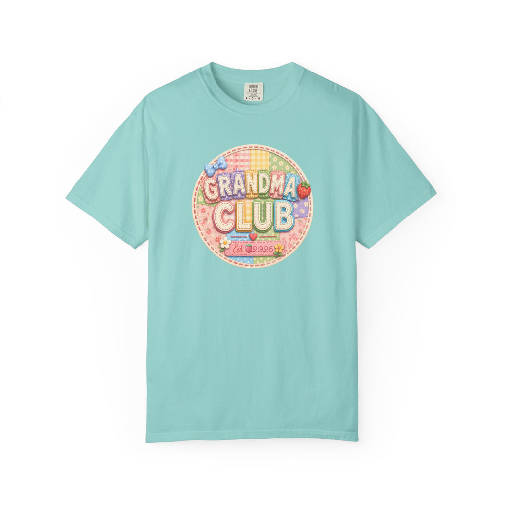 Grandma Club T-Shirt — Cute Retro Floral Badge Tee for Grandmothers