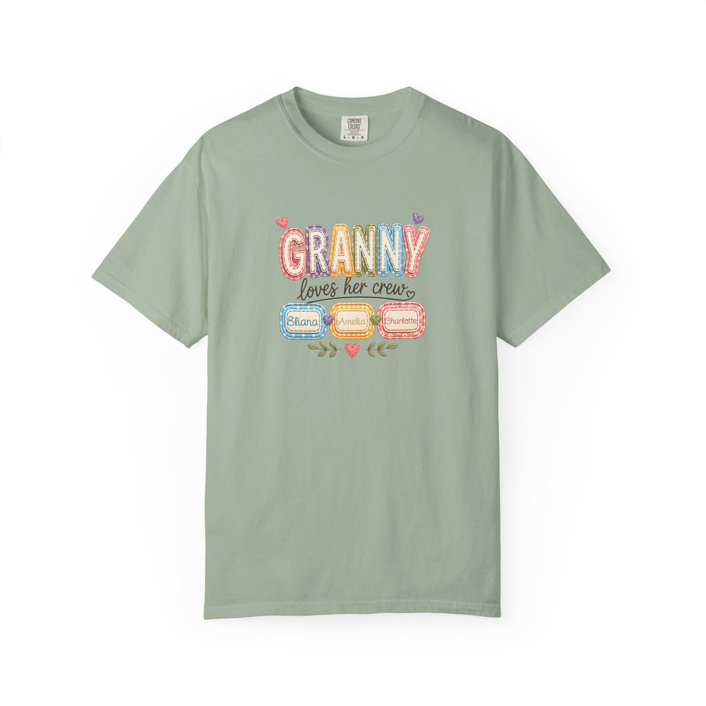 Granny Loves Her Crew T-Shirt – Cute Grandma Family Names Tee