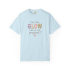 Does This Glow Make Me Look Pregnant? Graphic T-Shirt — Cute Pregnancy Announcement Tee