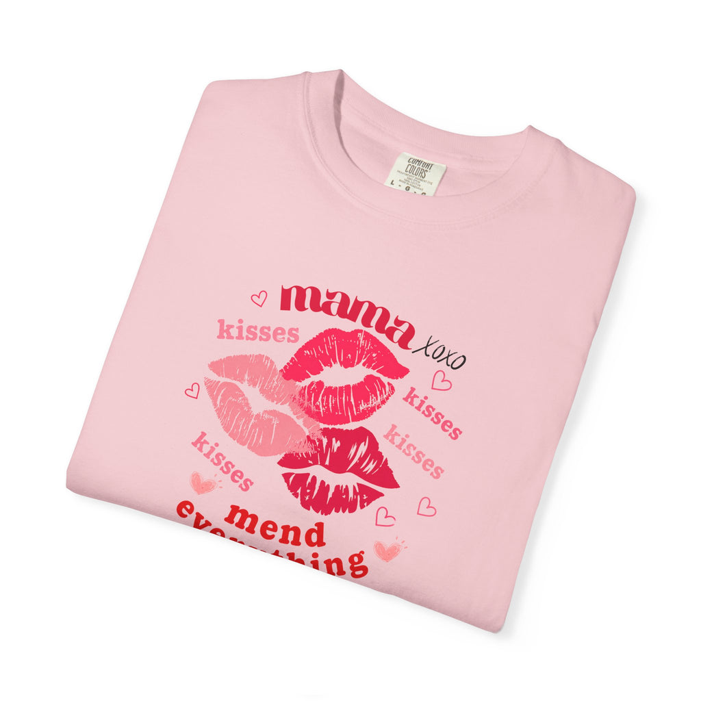 MAMA — Mend Everything Kiss Print T-Shirt