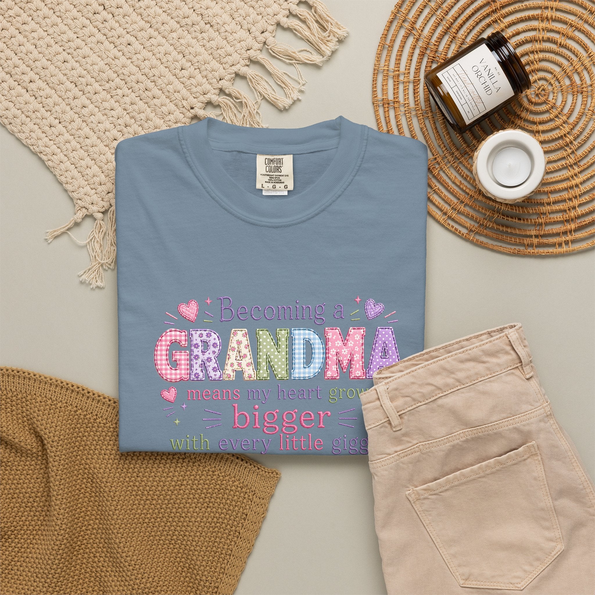 Grandma T-Shirt - "Becoming a Grandma Means My Heart Grows Bigger" - Cute Pastel New Grandma Gift