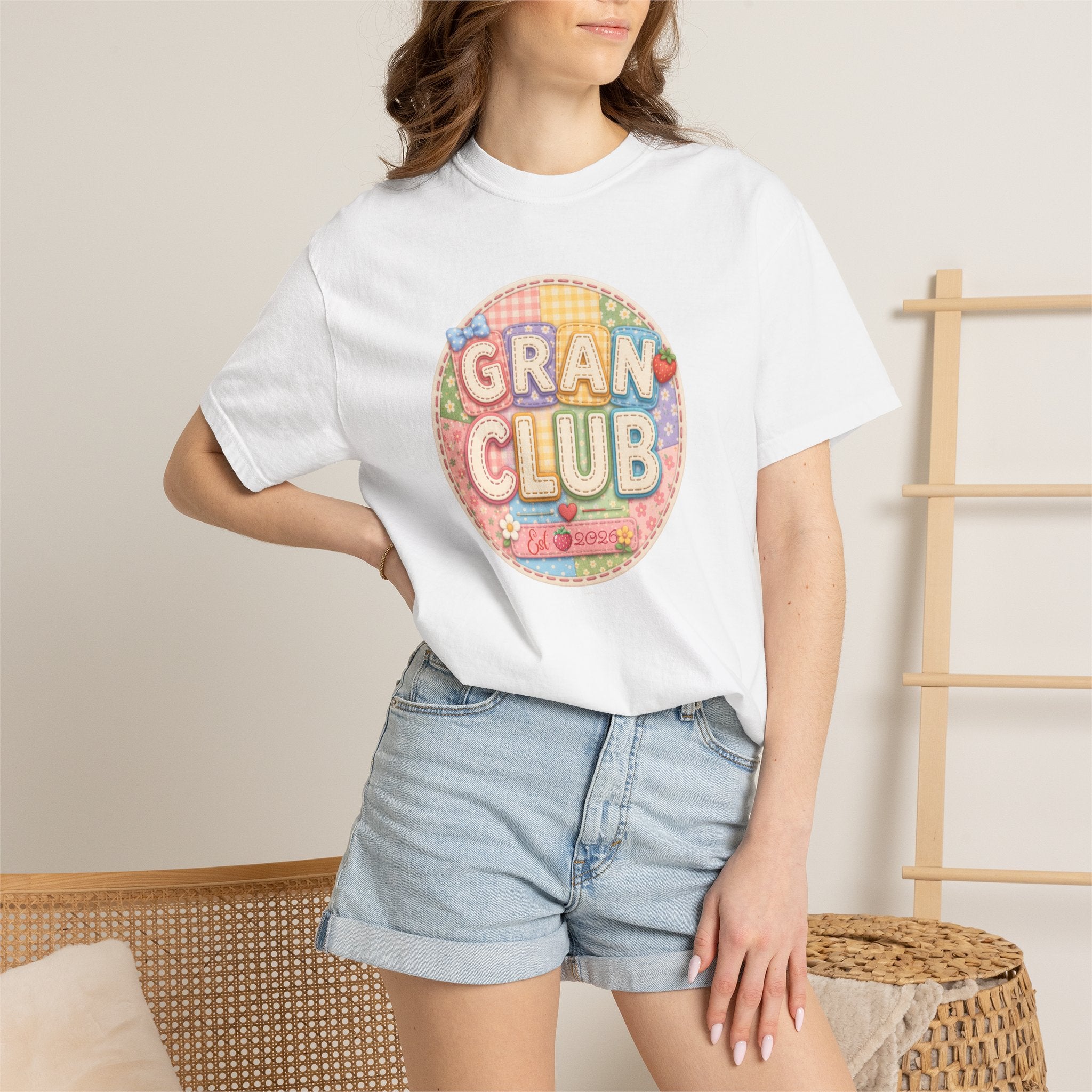 Gran Club Graphic T-Shirt — Retro Pastel Circle Design