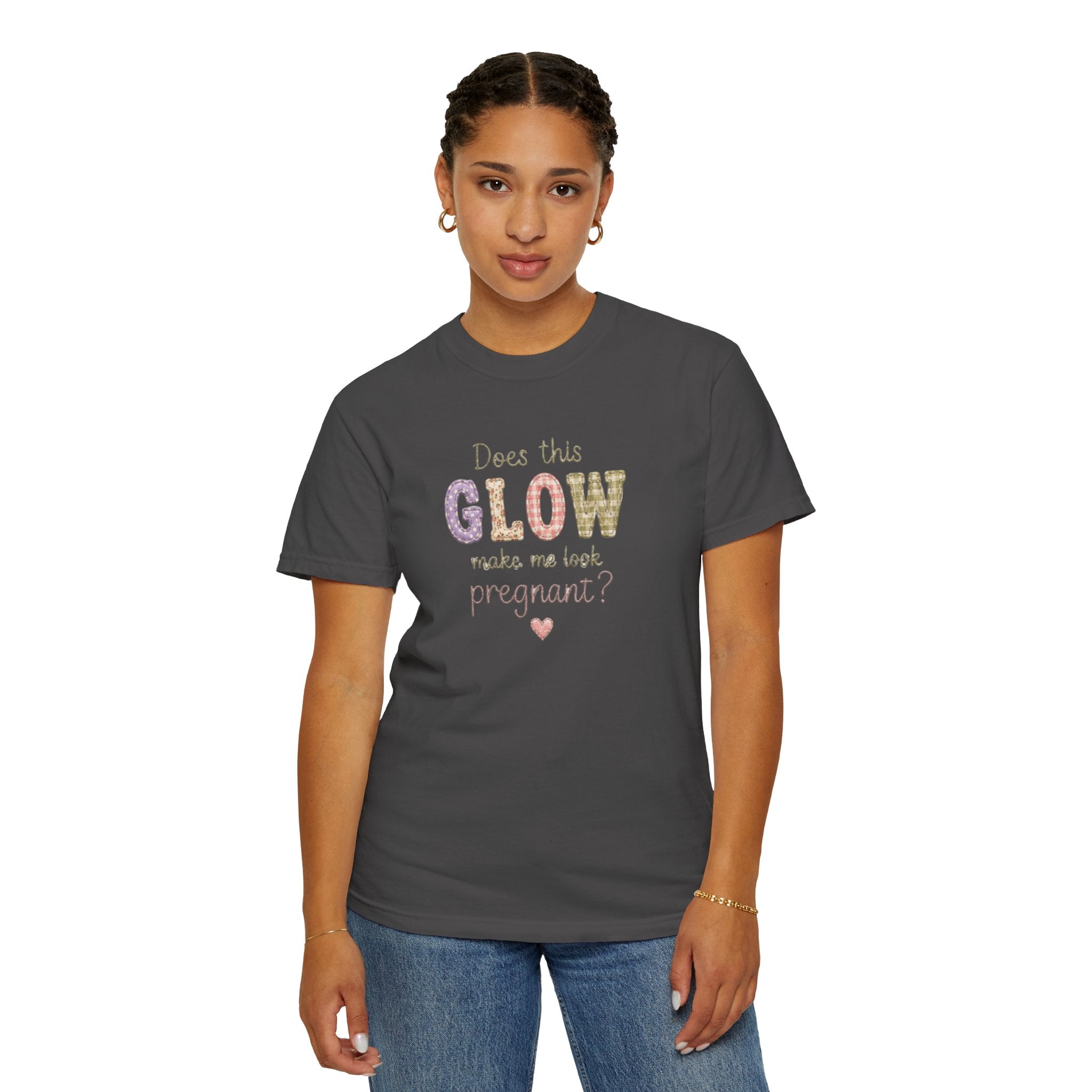 Does This Glow Make Me Look Pregnant? Graphic T-Shirt — Cute Pregnancy Announcement Tee