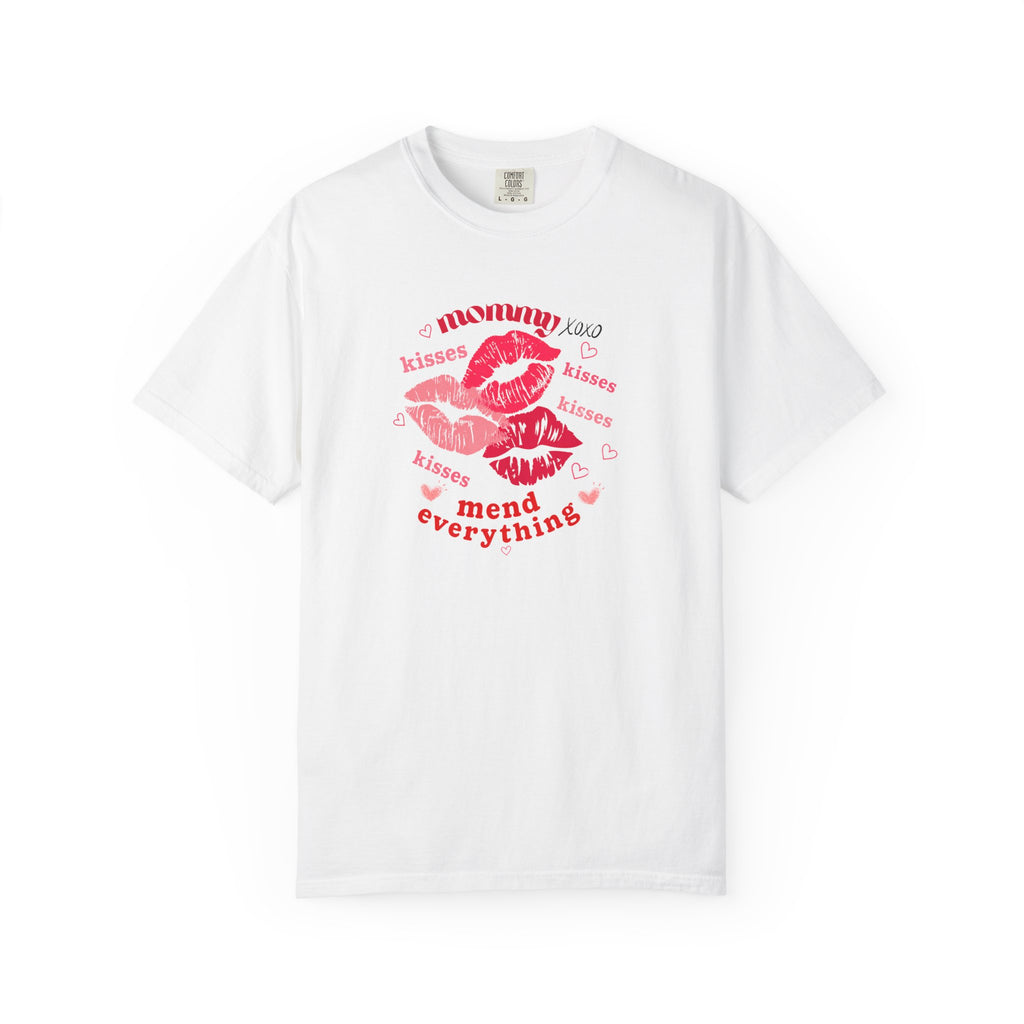 MOMMY — Mend Everything Kiss Print T-Shirt