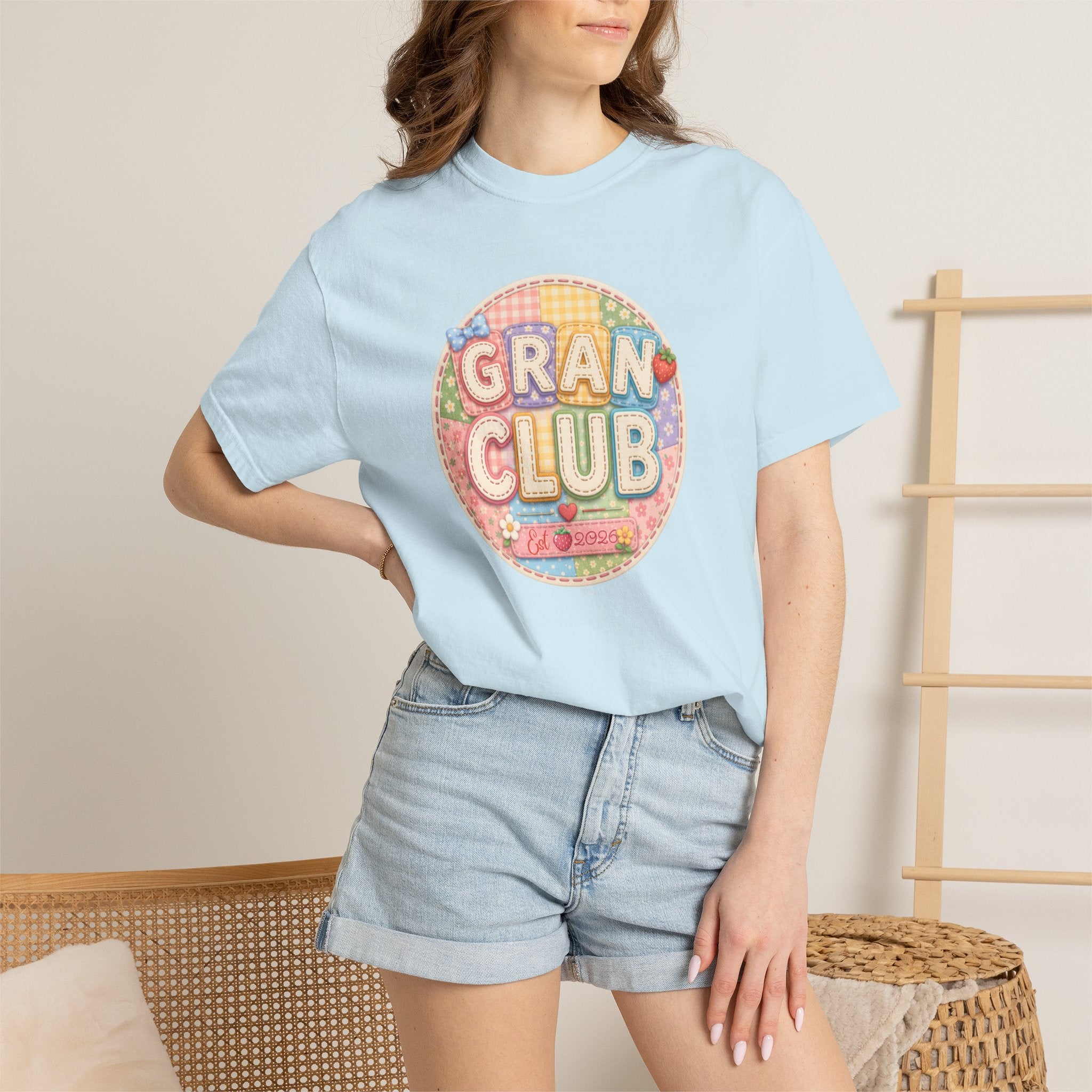 Gran Club Graphic T-Shirt — Retro Pastel Circle Design