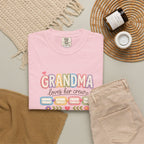 Grandma Loves Her Crew T-Shirt – Cute Pastel Grandma Family Tee