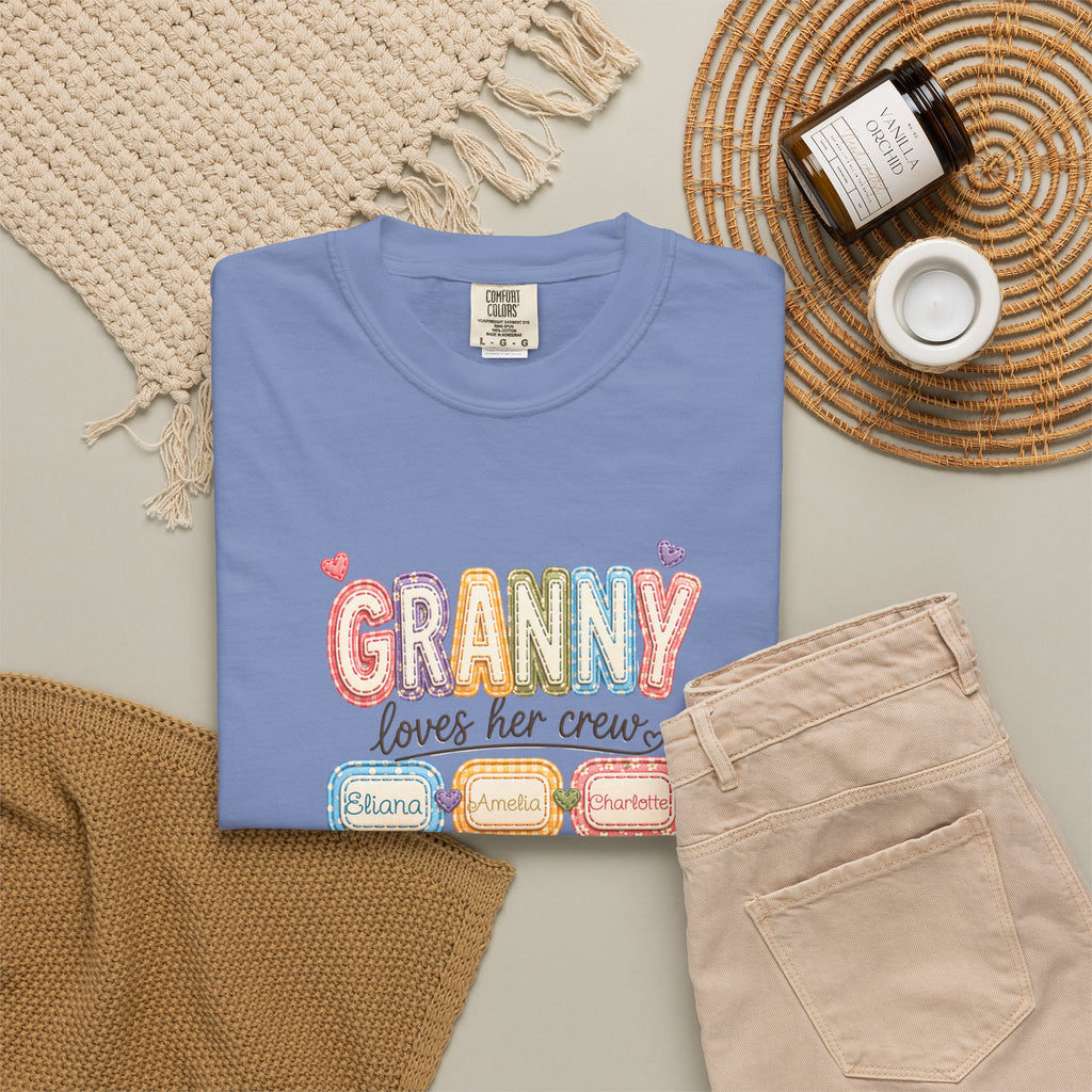 Granny Loves Her Crew T-Shirt – Cute Grandma Family Names Tee