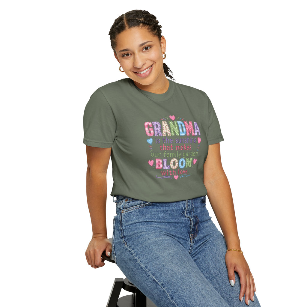 Grandma Is the Sunshine That Makes Our Family Garden Bloom T-Shirt