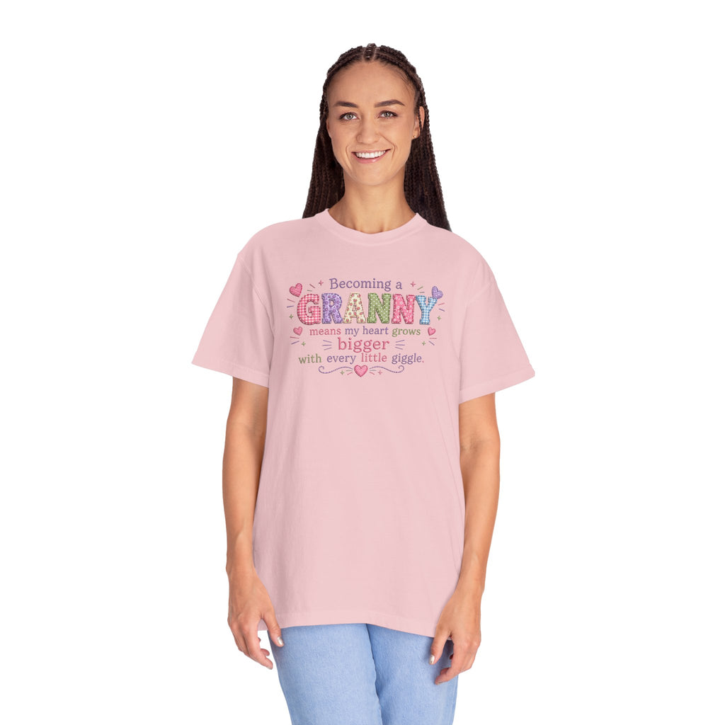 Becoming a Granny T-Shirt – Cute Grandma Shirt with "Becoming a Granny means my heart grows bigger with every little giggle" Design