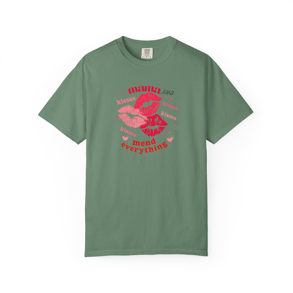 MAMA — Mend Everything Kiss Print T-Shirt