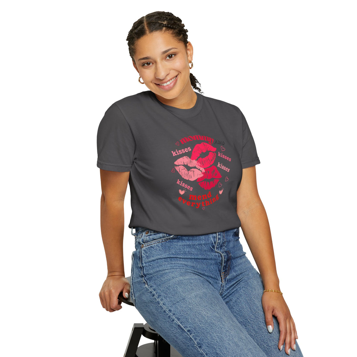 MOMMY — Mend Everything Kiss Print T-Shirt