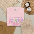 Grandma T-Shirt - "Becoming a Grandma Means My Heart Grows Bigger" - Cute Pastel New Grandma Gift