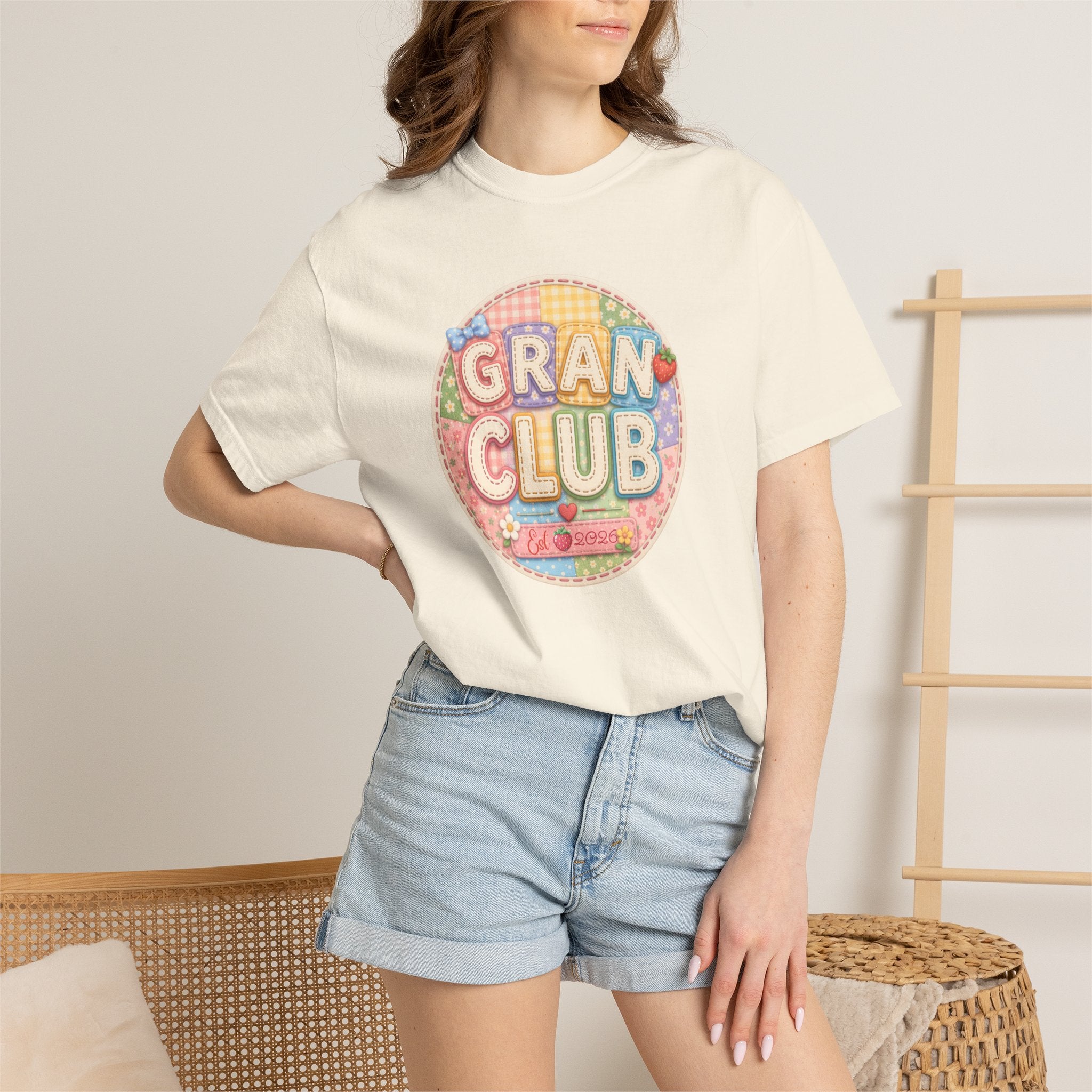Gran Club Graphic T-Shirt — Retro Pastel Circle Design
