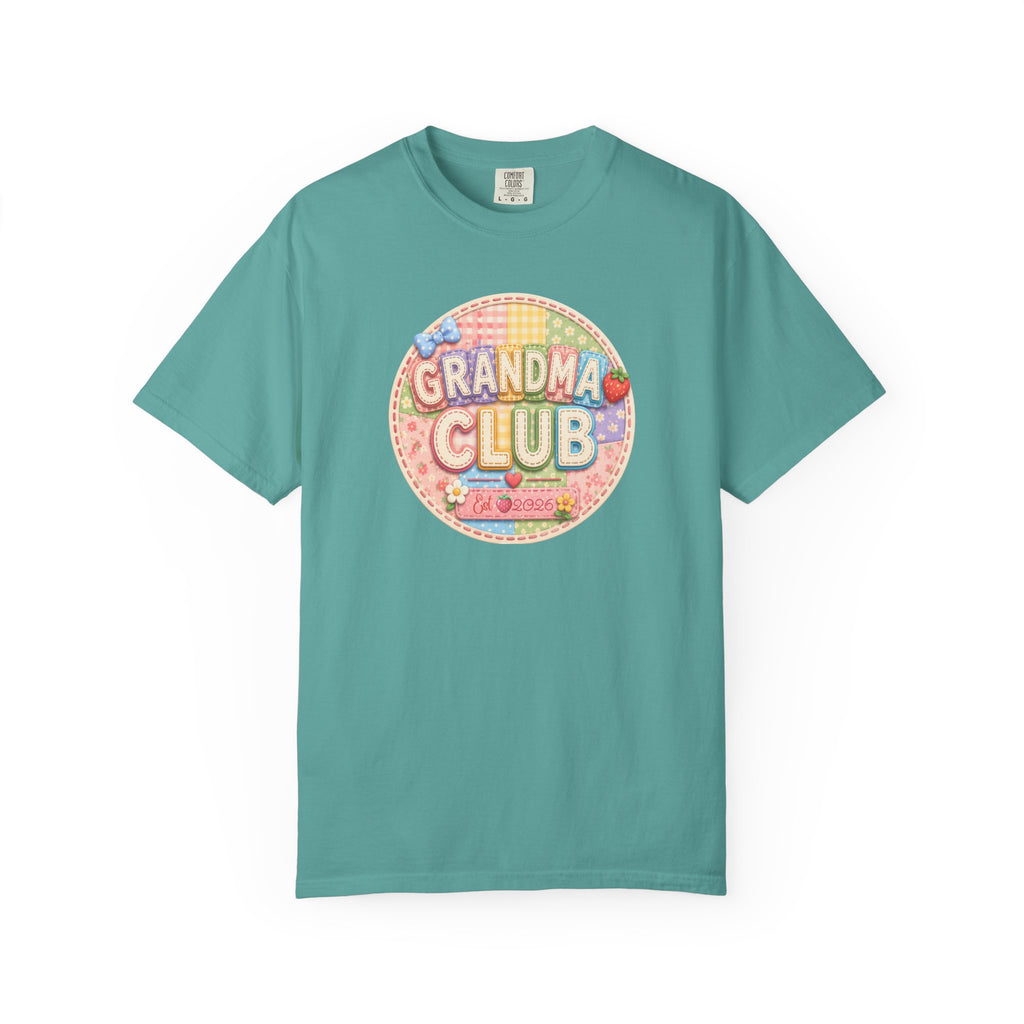 Grandma Club T-Shirt — Cute Retro Floral Badge Tee for Grandmothers