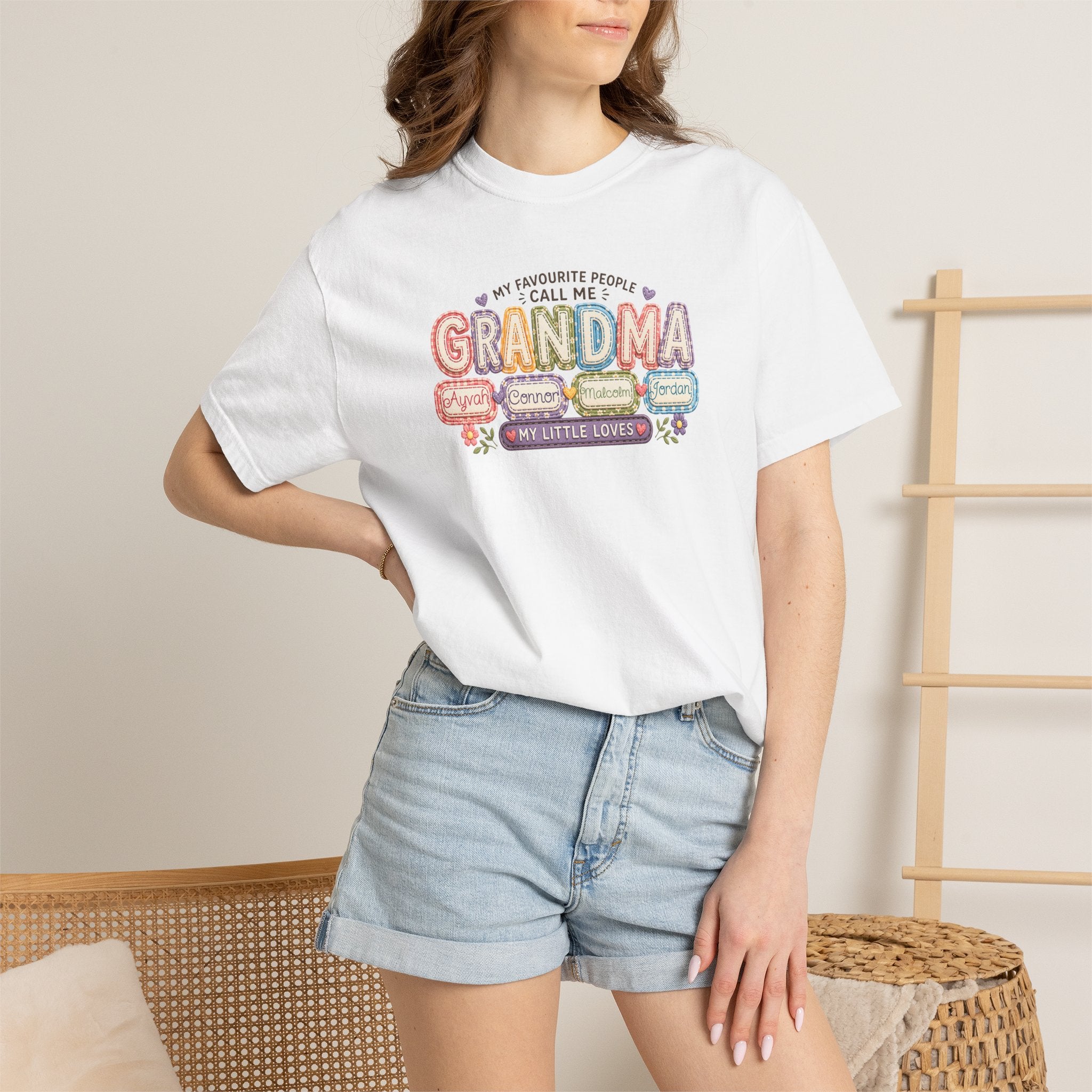 Grandma T-Shirt - My Favorite People Call Me Grandma (Cute Floral Retro Design)