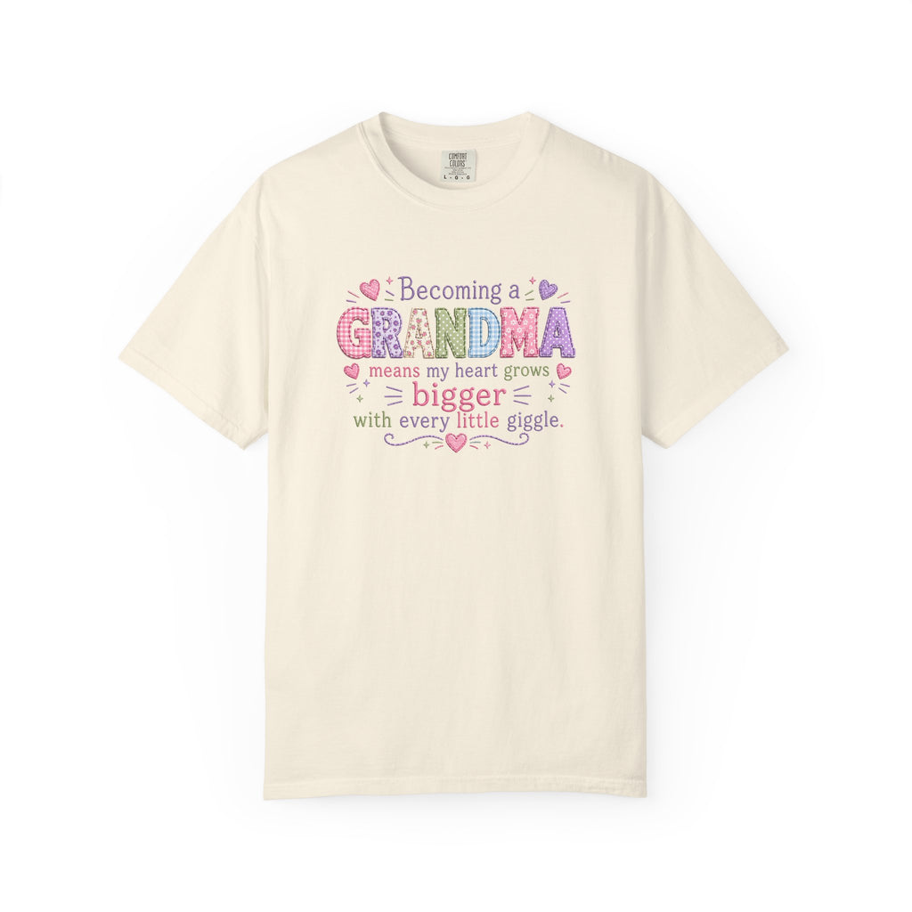 Grandma T-Shirt - "Becoming a Grandma Means My Heart Grows Bigger" - Cute Pastel New Grandma Gift