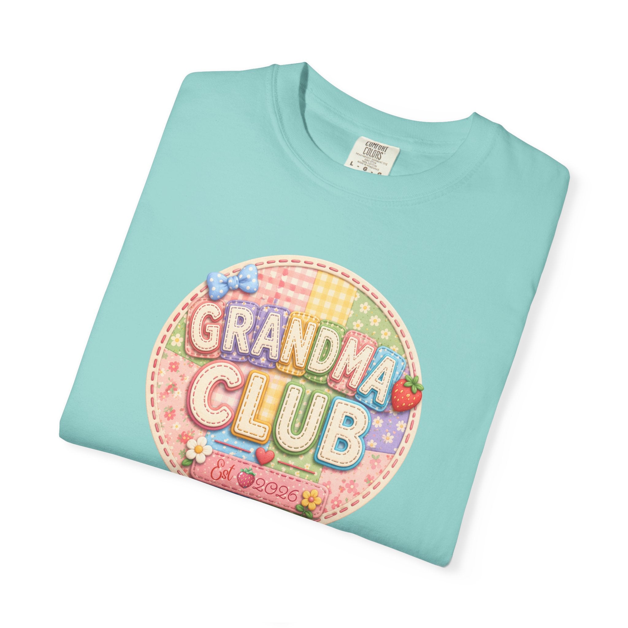 Grandma Club T-Shirt — Cute Retro Floral Badge Tee for Grandmothers