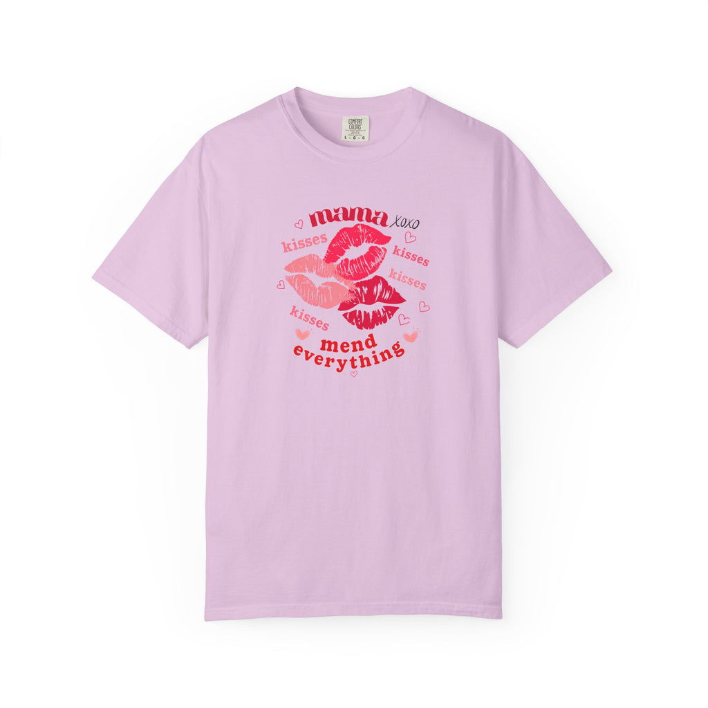 MAMA — Mend Everything Kiss Print T-Shirt