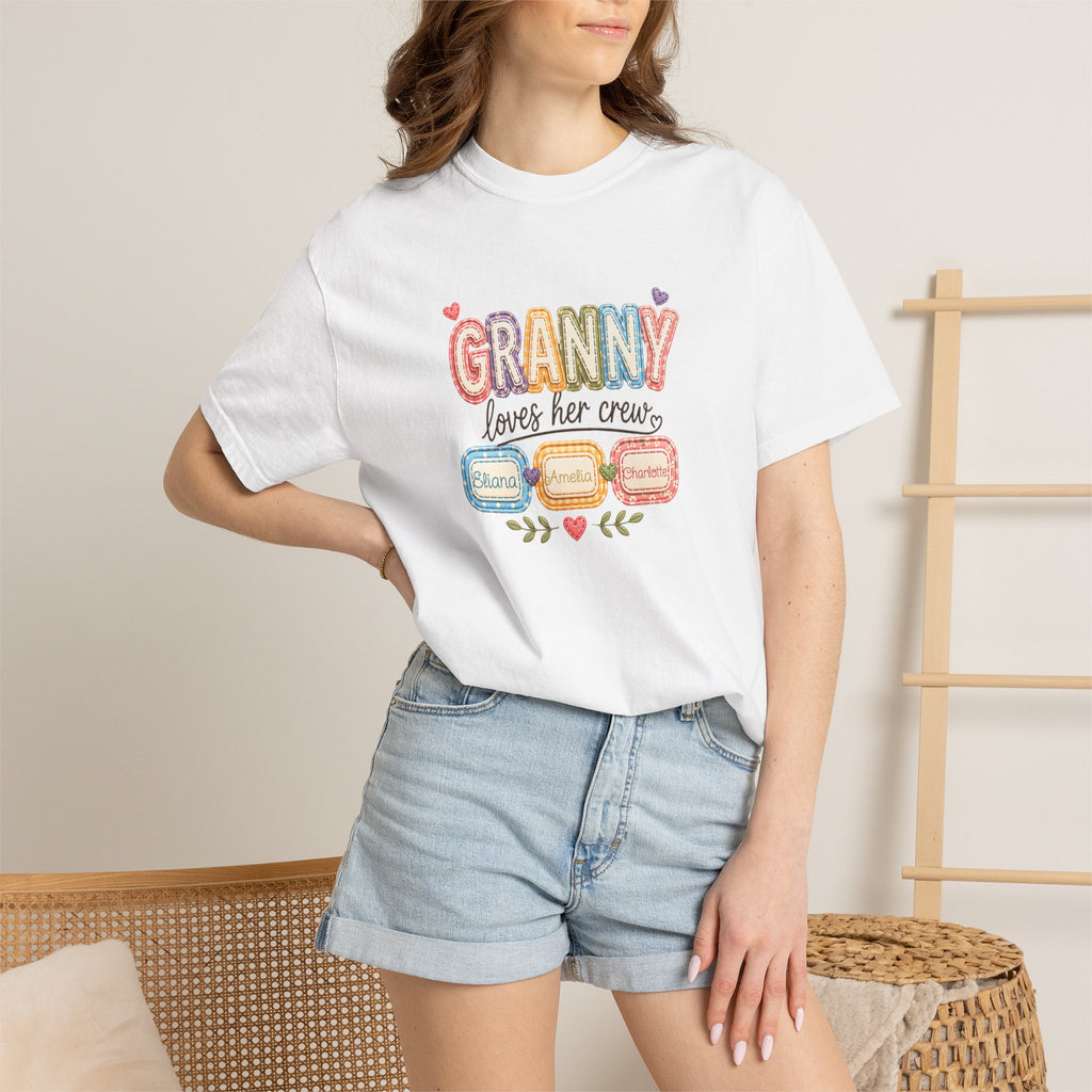 Granny Loves Her Crew T-Shirt – Cute Grandma Family Names Tee