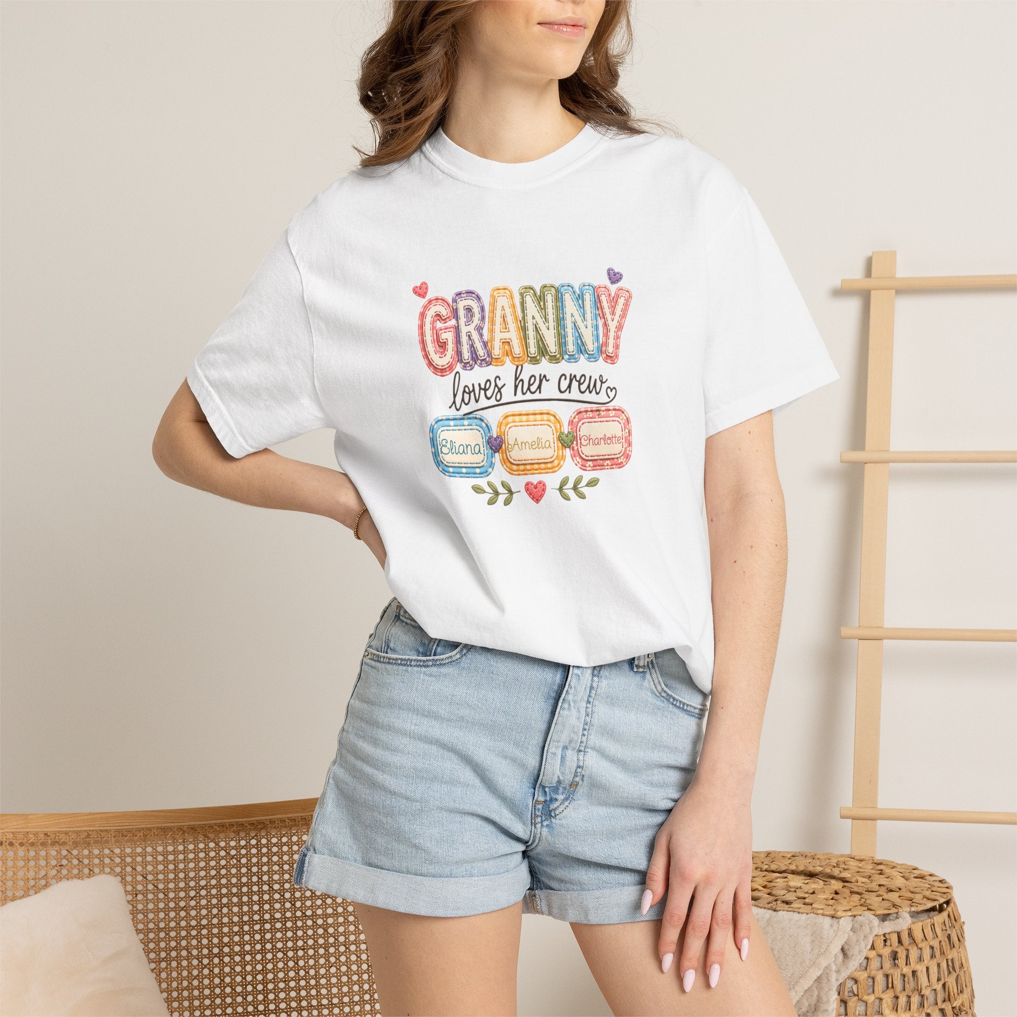 Granny Loves Her Crew T-Shirt – Cute Grandma Family Names Tee