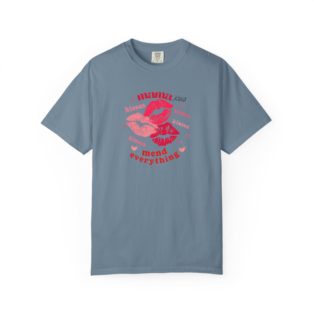 MAMA — Mend Everything Kiss Print T-Shirt