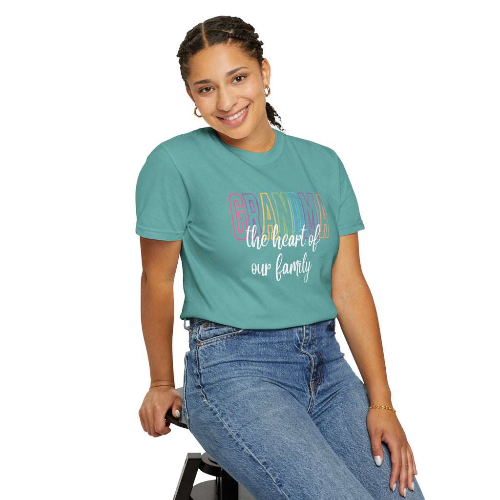 Grandma 'the heart of our family' T-Shirt