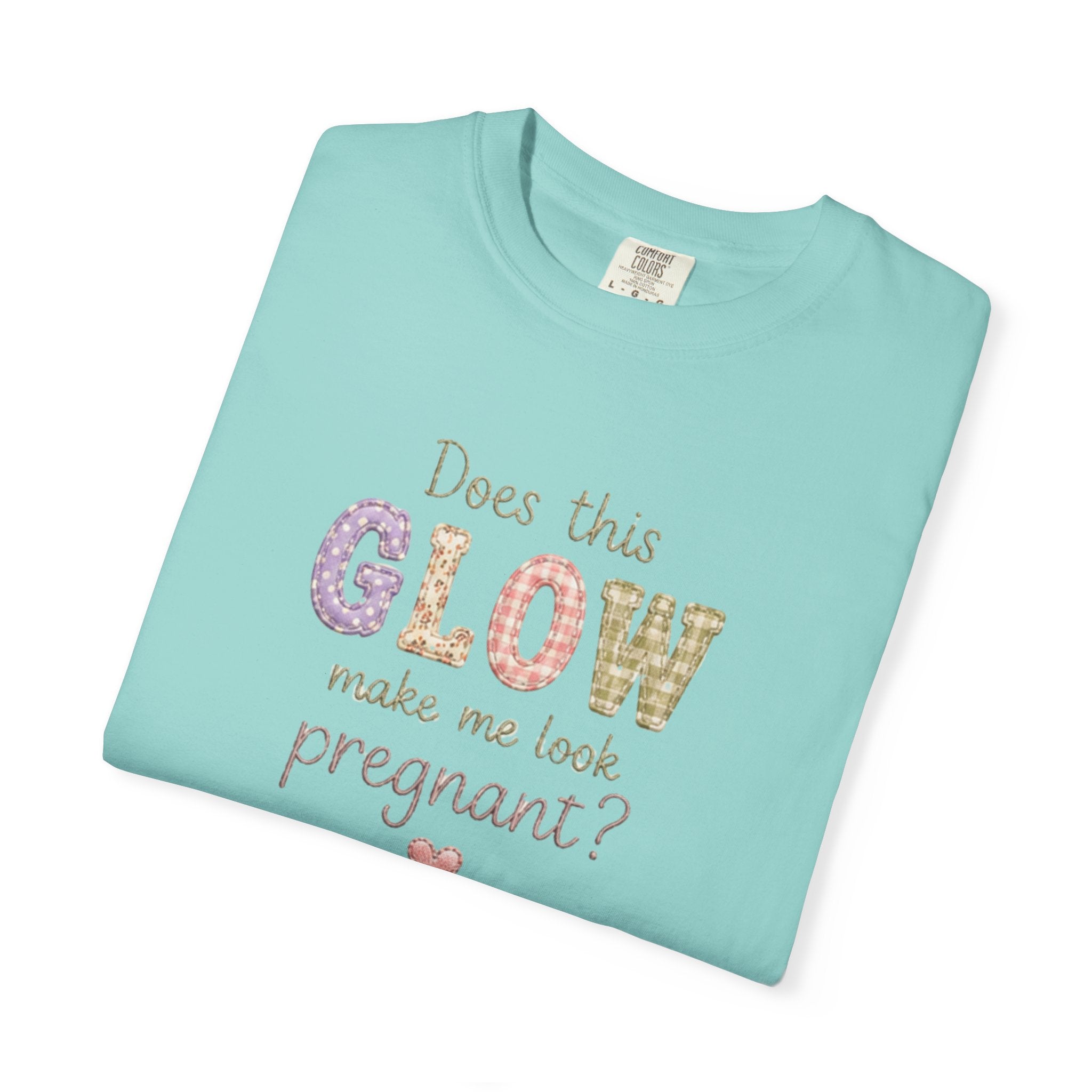 Does This Glow Make Me Look Pregnant? Graphic T-Shirt — Cute Pregnancy Announcement Tee