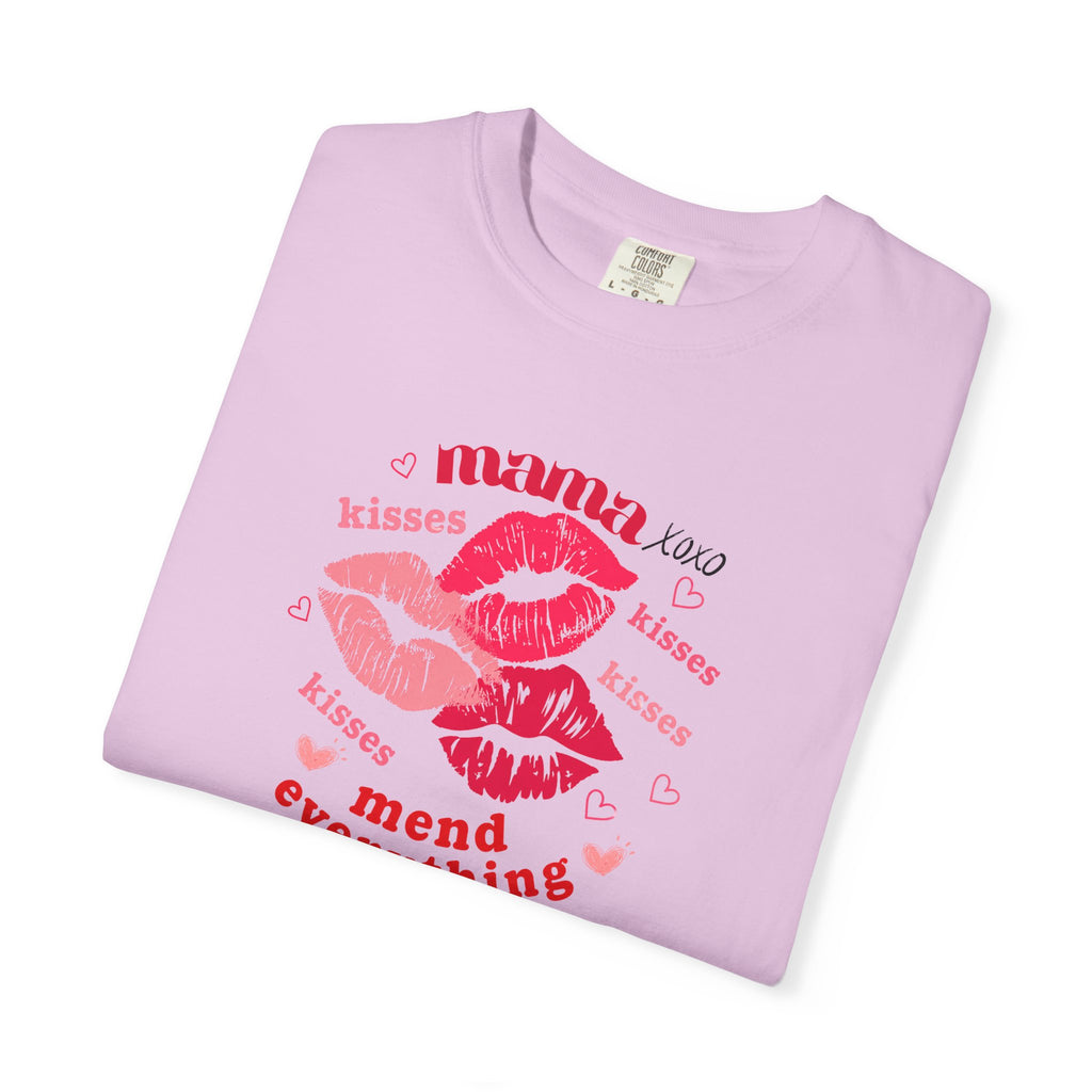 MAMA — Mend Everything Kiss Print T-Shirt