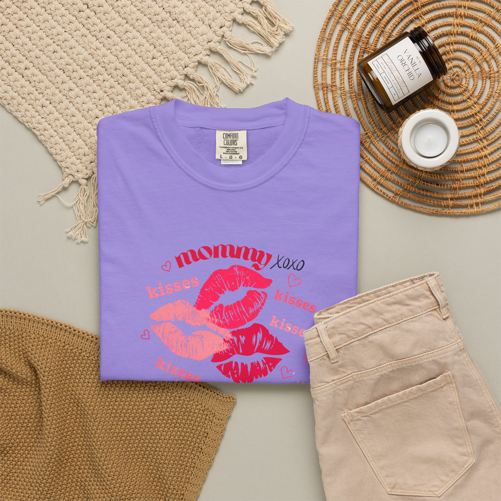MOMMY — Mend Everything Kiss Print T-Shirt