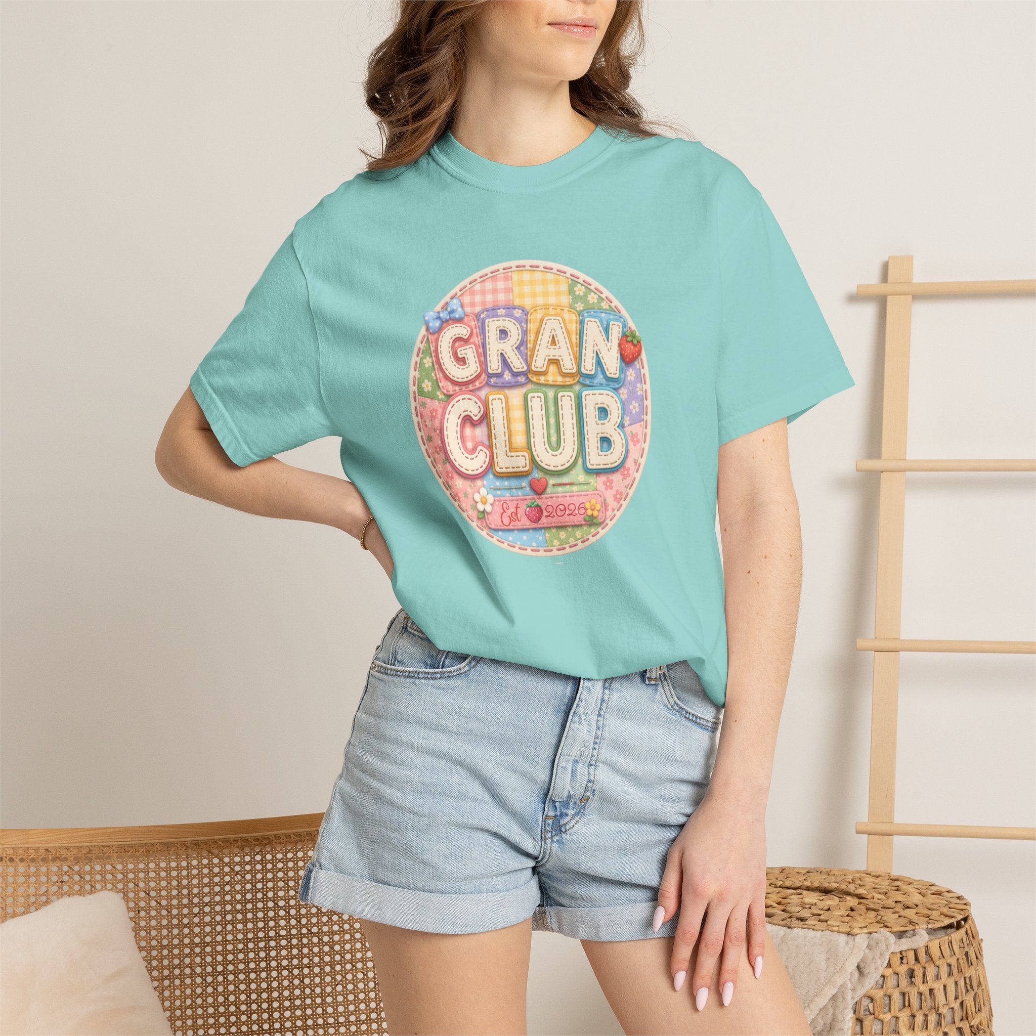 Gran Club Graphic T-Shirt — Retro Pastel Circle Design