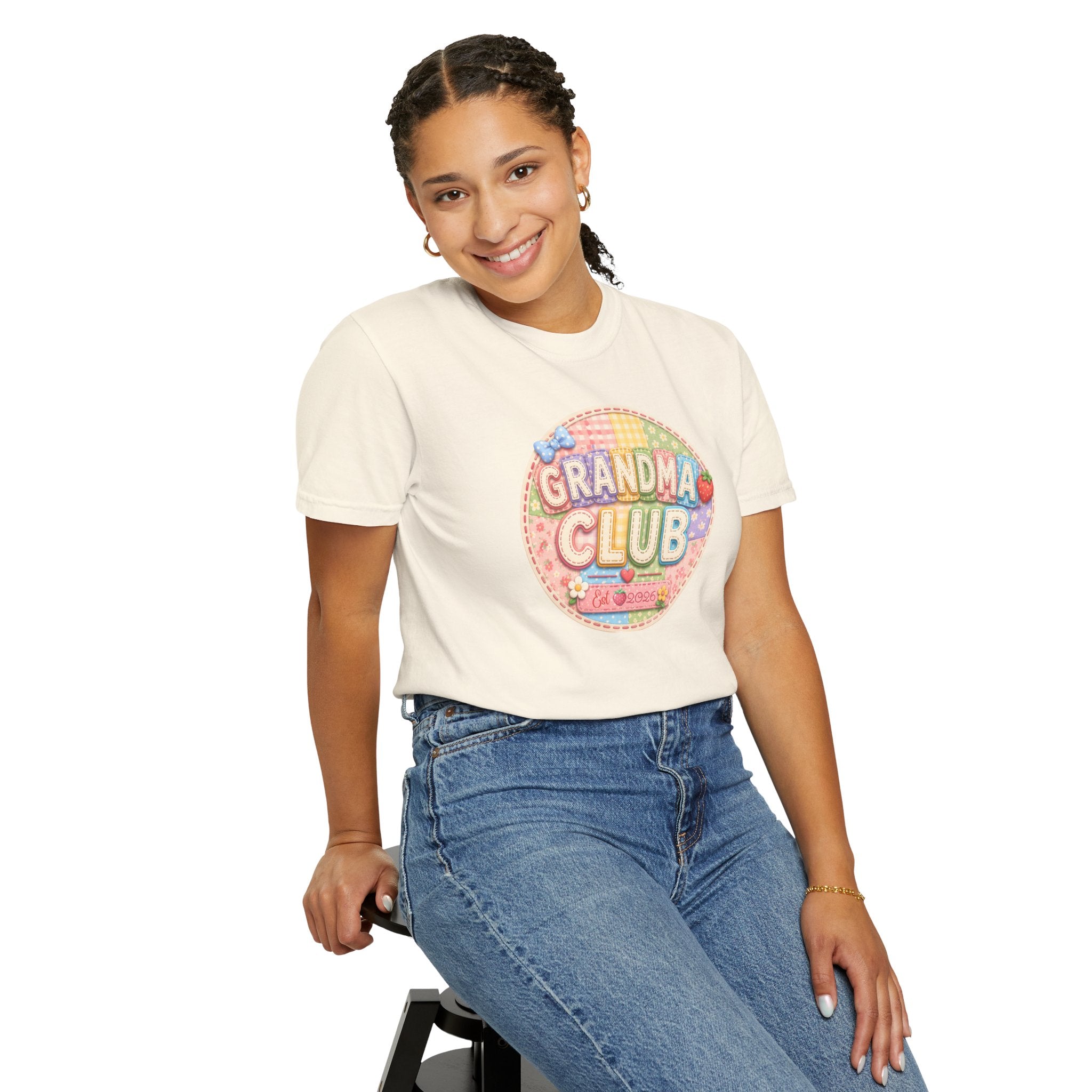 Grandma Club T-Shirt — Cute Retro Floral Badge Tee for Grandmothers