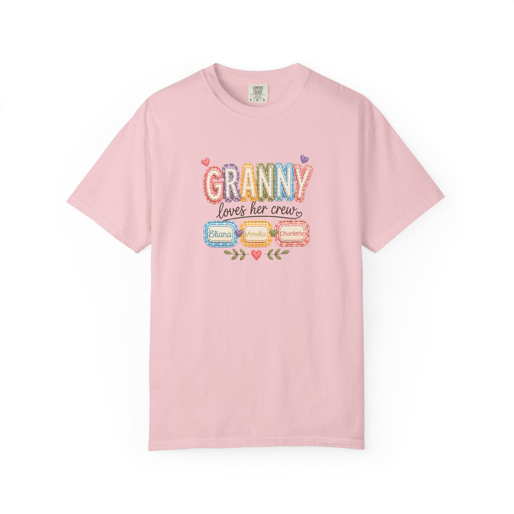 Granny Loves Her Crew T-Shirt – Cute Grandma Family Names Tee