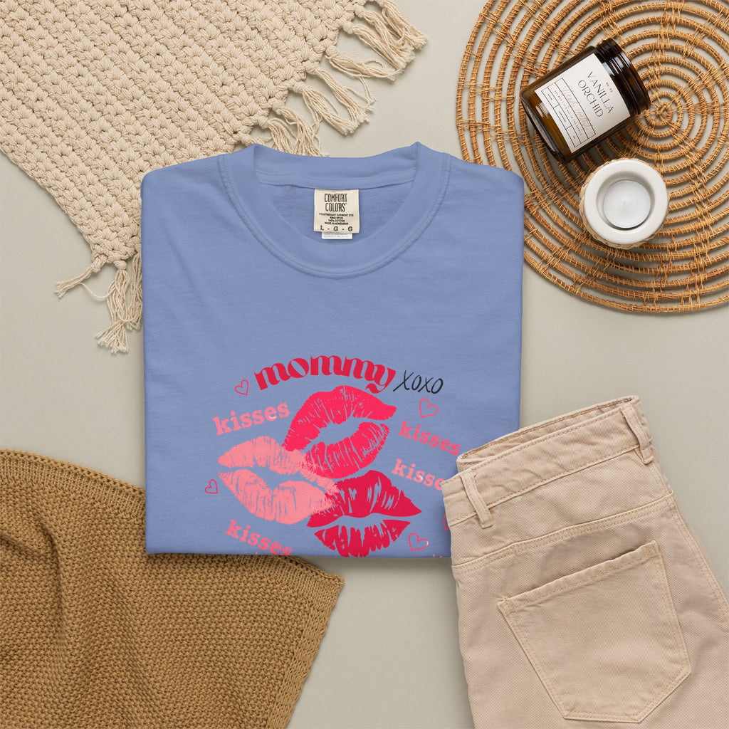 MOMMY — Mend Everything Kiss Print T-Shirt