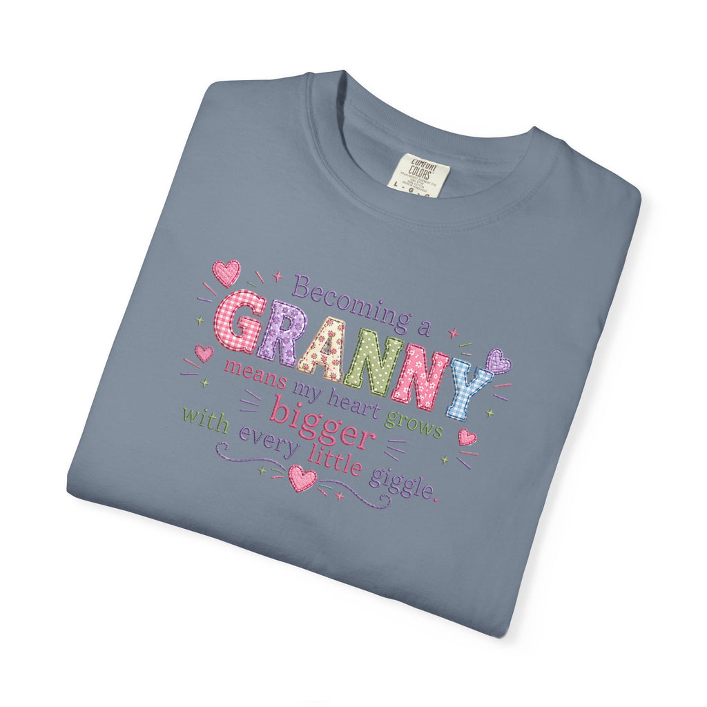Becoming a Granny T-Shirt – Cute Grandma Shirt with "Becoming a Granny means my heart grows bigger with every little giggle" Design